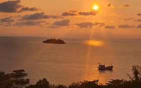 Kohrong Sea Views Bungalows